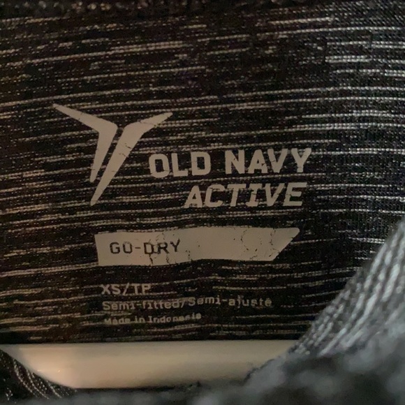 Old Navy Active pull over SZ XS. EUC - Picture 2 of 5